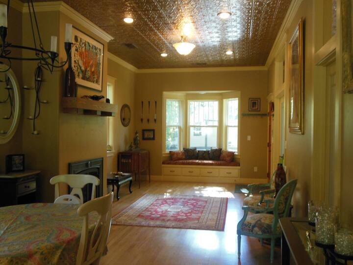 Extraordinary Downtown Chico Home 30 day discounts