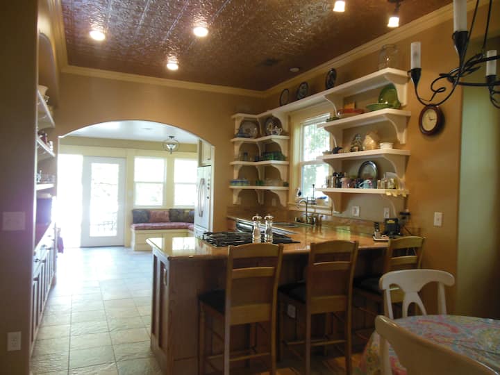 Extraordinary Downtown Chico Home 30 day discounts