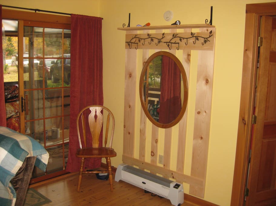Adirondack Cascade Cottage - Cabins for Rent in Keene, New 