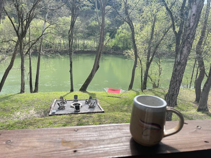 "Cumberland Cabin" in Burkesville, Kentucky Houses for Rent in