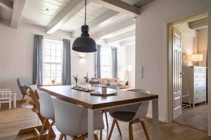 Vacation rental in the monument directly on the dike