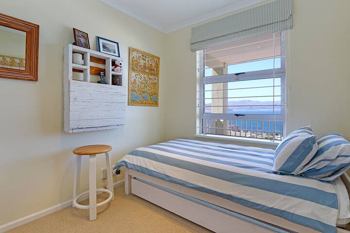 Luxury Home Views Fine Fittings & Mod Cons – Meryl gallery image 4