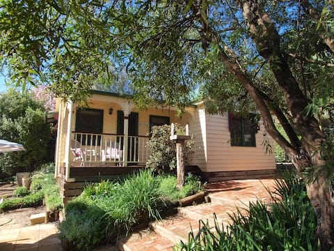 Tiffany's Cottages - Sage Cottage