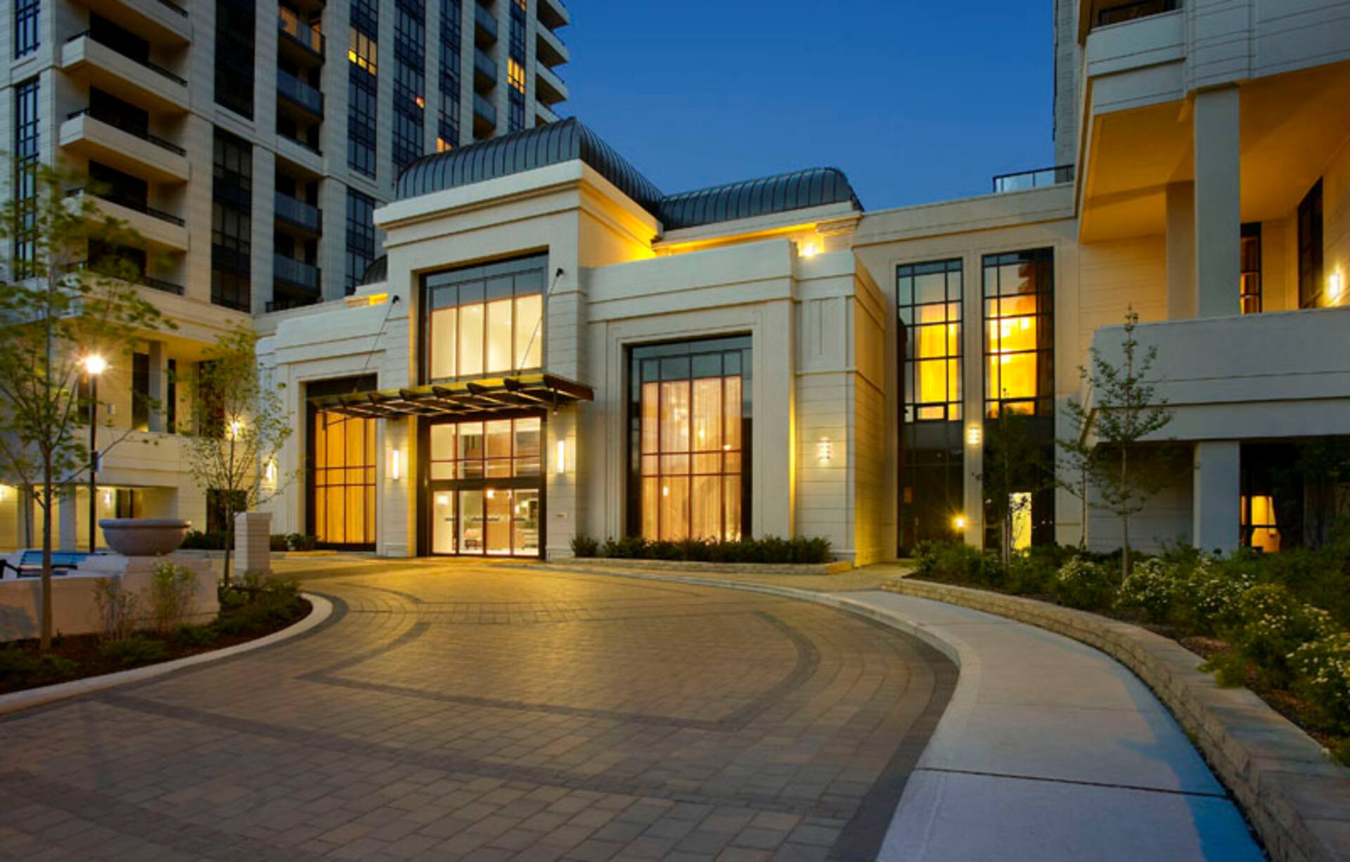 Subway 1+1 Luxury Condo with Parking