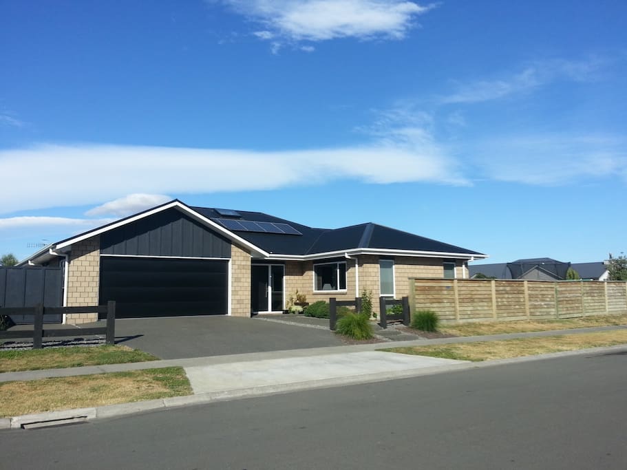 Modern house in a quiet street with plenty of off-street parking