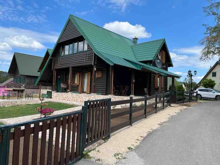 Nora's Apartment - Next To The Ski Center Durmitor - Montenegro