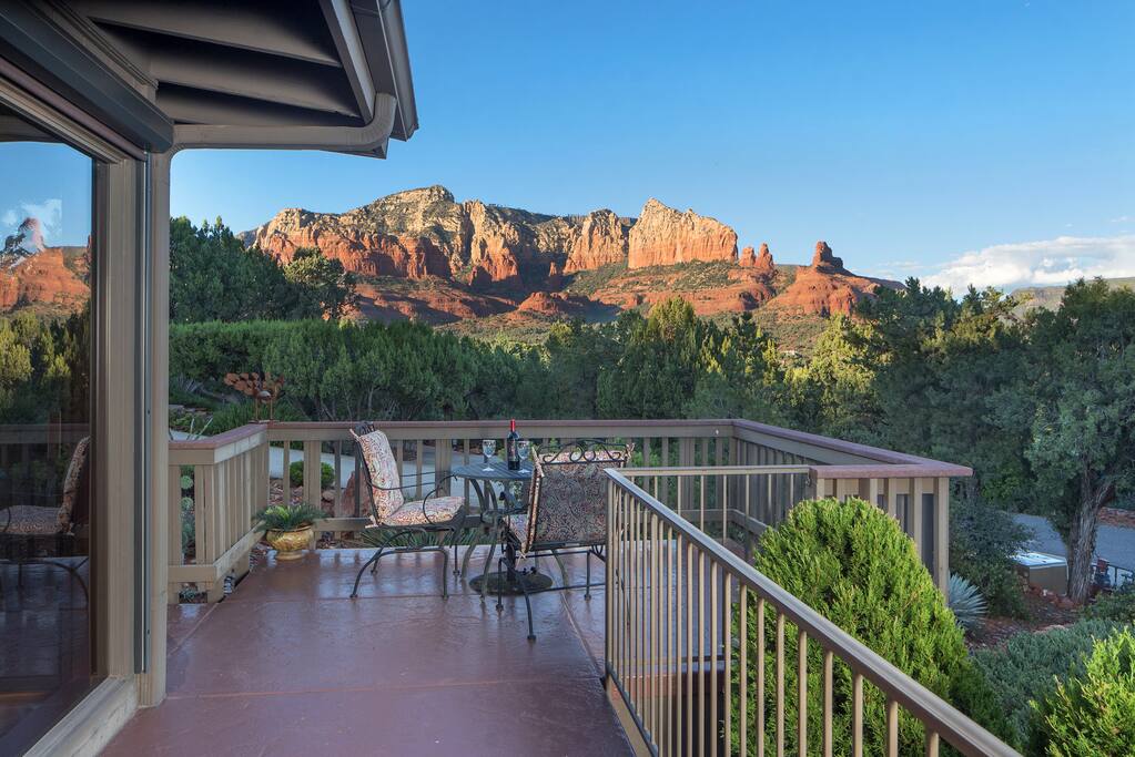 Come, bask in the delight of an ordinary sunset while you plan your Sedona adventures over a bottle of wine.
