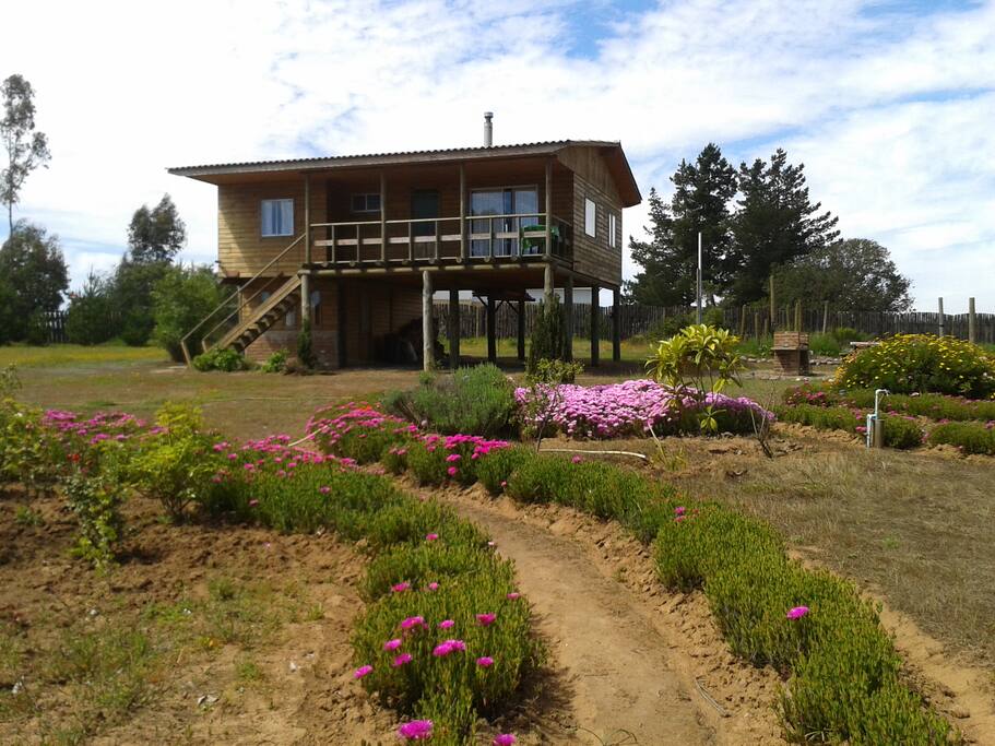 Nice quite cabin, wooden stove, 7km from the beach, and with a place to barbeque