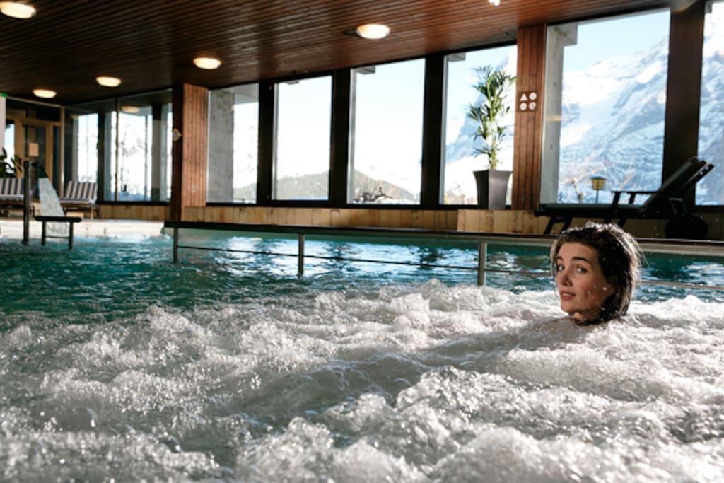 Jaccuzzi and pool