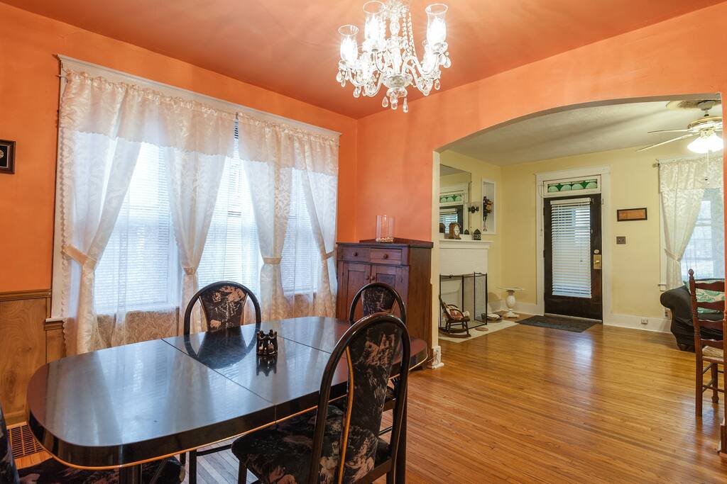 Top 100 Airbnb Rentals 2017 in Saint Louis, Missouri