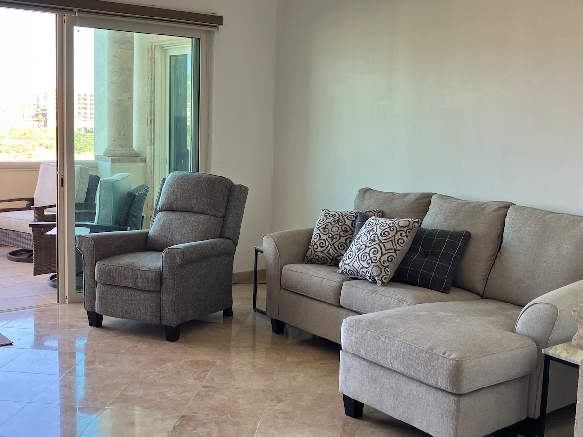 Popular Airbnb listing: Stunning 2Br/2B & Pool-5 Min to Beach in Cabo San Lucas