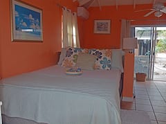 Pelican+Cottage+-Mins.+to+the+Beach%21%21+Car+4+Rent%21
