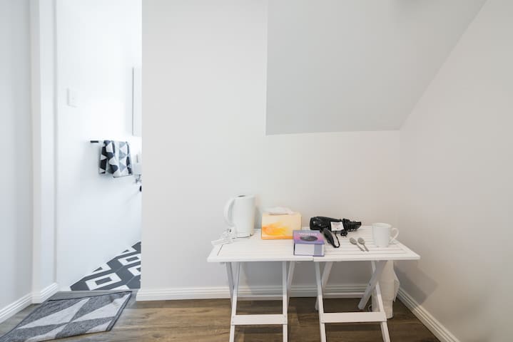 Chic Stylish Central Affordable Top Rated