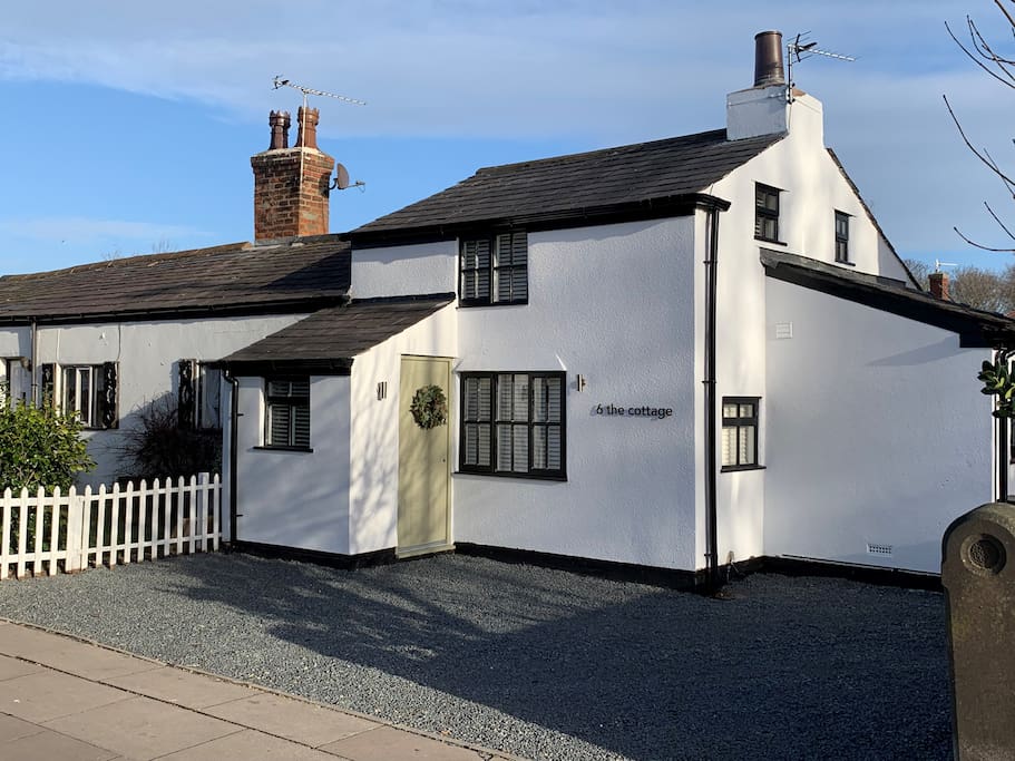 Six The Cottage Luxury Cottage in Churchtown Cottages for Rent in