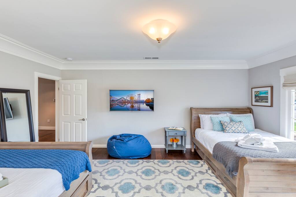 Bedroom 1: Two full/twin trundle beds.