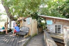 Treehouse+Canopy+Room%3A+Permaculture+Farm