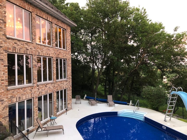 Timber Frame Home (5600sf) On A Hill With Pool - Madison, WI