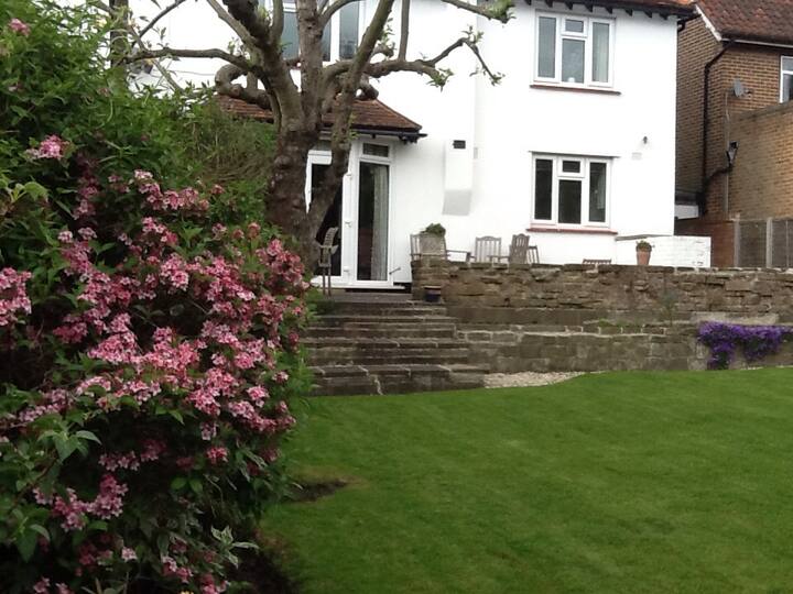 3 Double beds detached in Beckenham