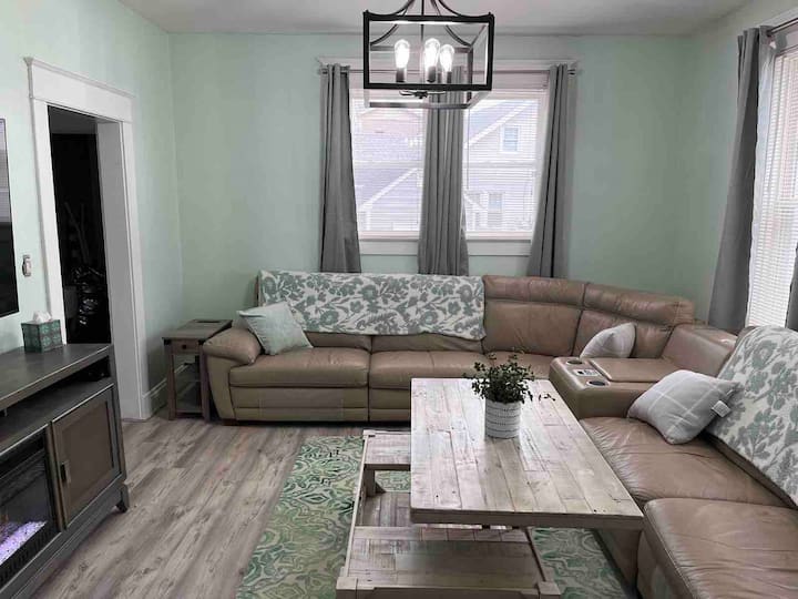 Newport Nook: 5/2.5 Home In Norfolk - Sleeps 10! - ポーツマス, VA
