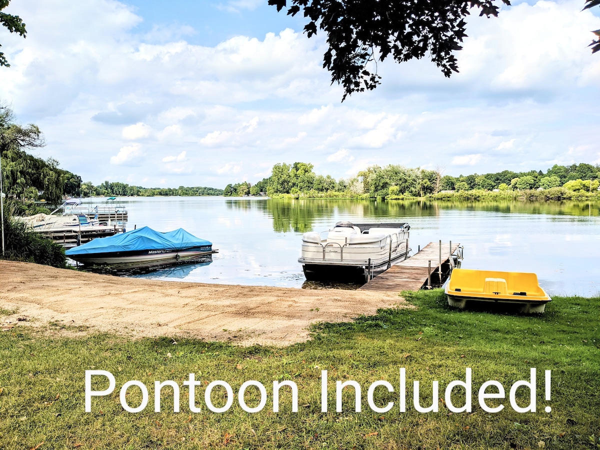 Serene Lakefront Retreat+Boat+Beach+Kayaks+Firepit Houses for Rent in
