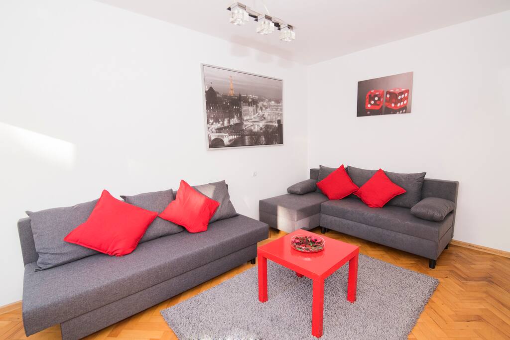 salon/ living room