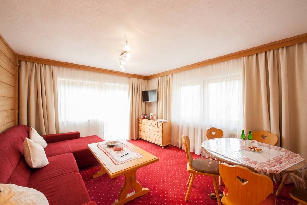Wohn- Eßzimmer in der Wohlfühl-Whng Alpenperle