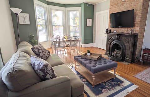 Forest Private Apartment in Charming Victorian