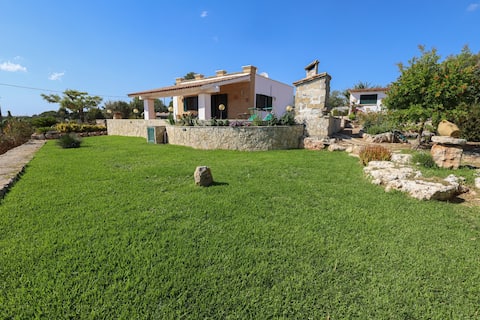 Proprietà Airbnb di successo: completely fenced-in detached villa a Salve