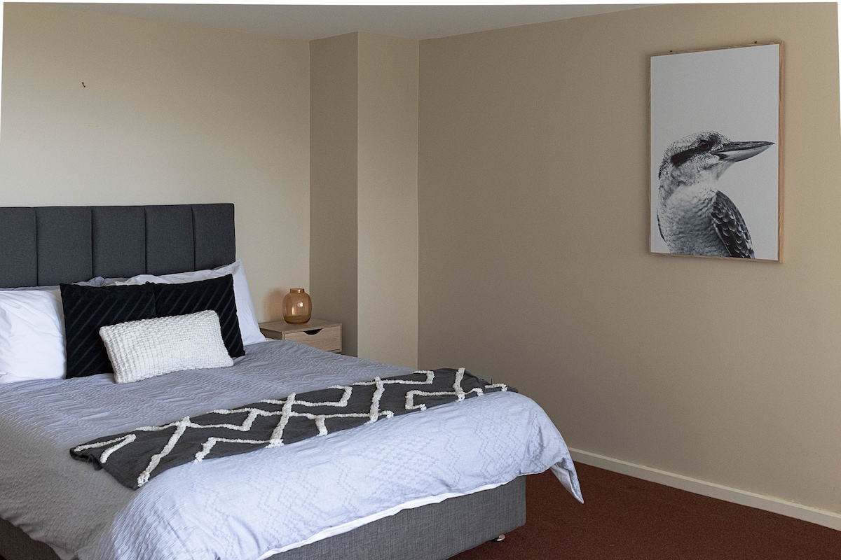 3rd bedroom - with view and balcony