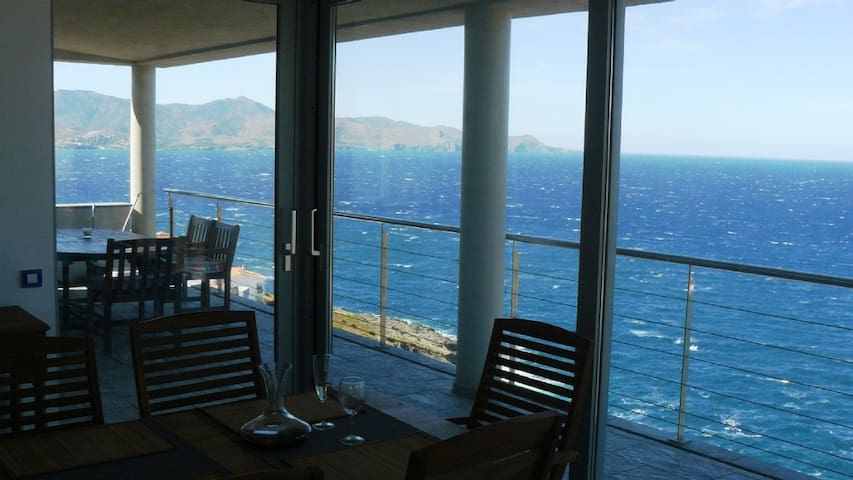 Brand new villa with great views gallery image 2