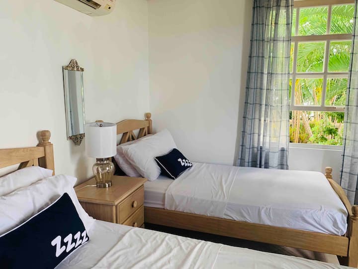 Kupumzika 3 chumba cha kulala kuangalia katika mtaro 