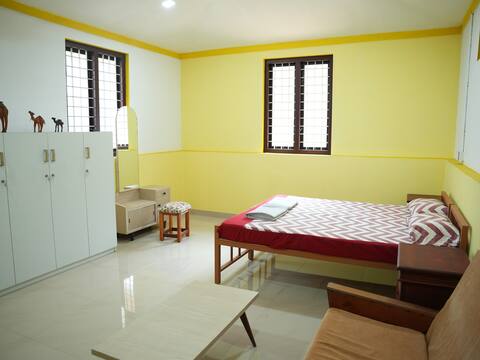 Avocado Homestay  (AC)