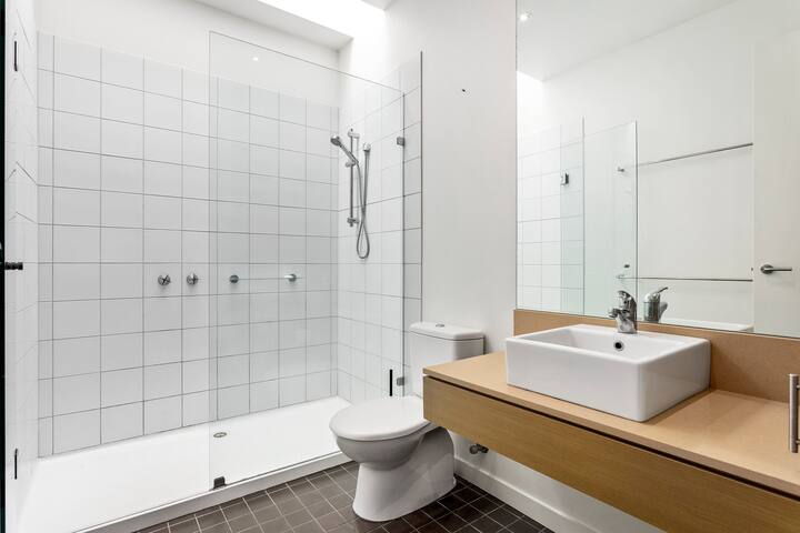 Barwon Heads, Perfect Central Location yet private gallery image 5