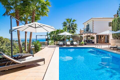 Luxury villa with stunning sea views in Bendinat