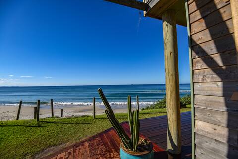 Beaumonts Beach House and Apartment on Belongil