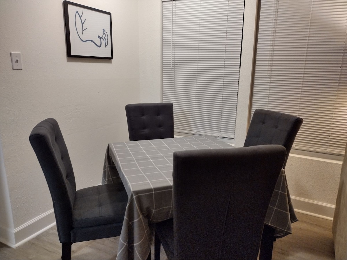 ️Private King Suite w/ Ensuite Bath Near Downtown