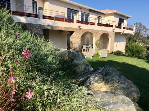 Charming T3 between sea and mountain