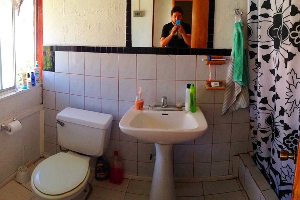Baño común, segundo piso