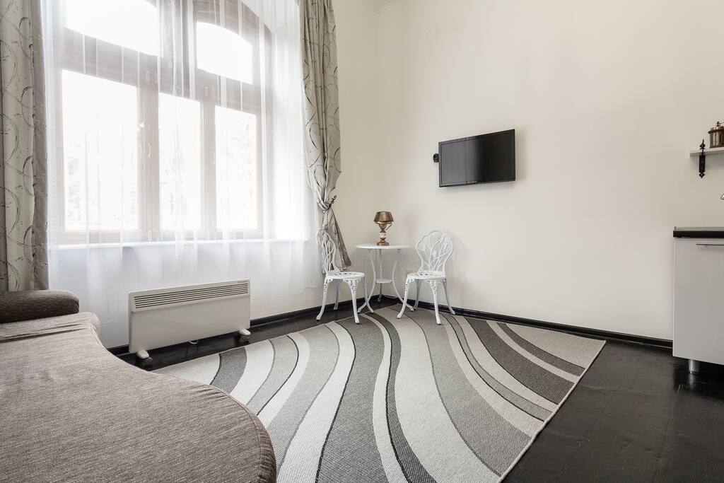 Квартиры в одессе фото. Квартиры по одесской. Днепровская 36 владивосток. Одесса квартиры. Аренда квартир одесса от хозяина.