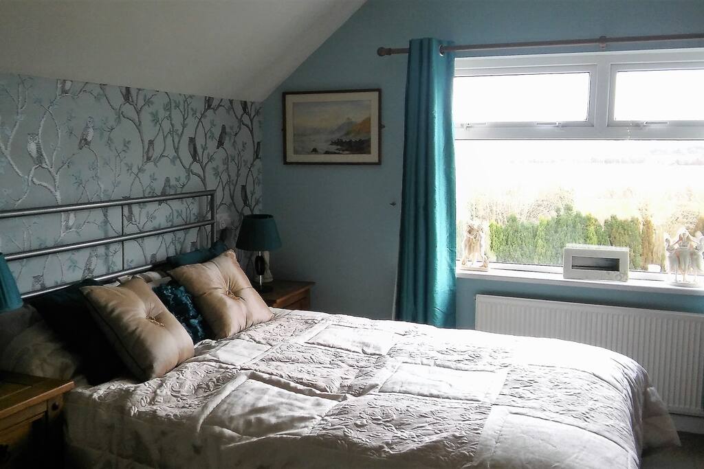 Ensuite room, sleeps 6, cot available at no extra charge