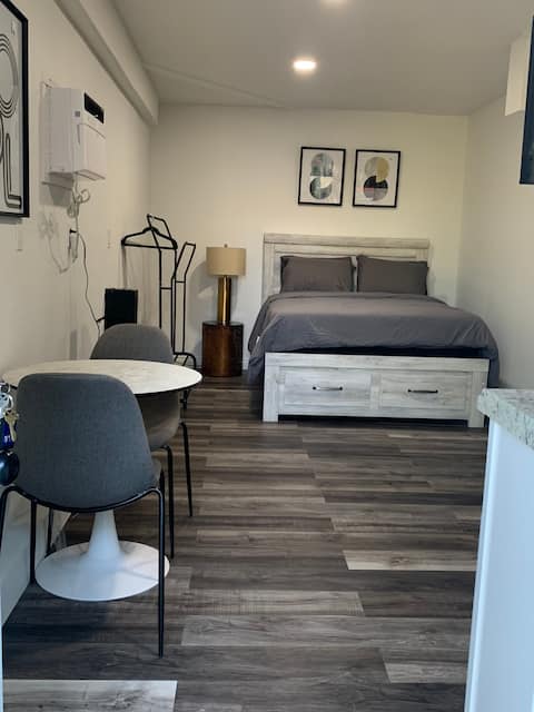 ENTIRE GUEST SUITE W/ PRIVATE ENTRANCE @ A PATIO