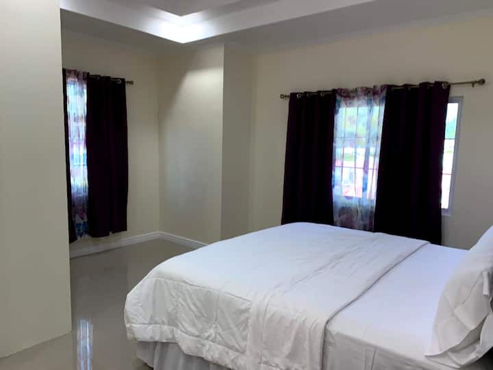 Chumba cha kwanza cha kulala 