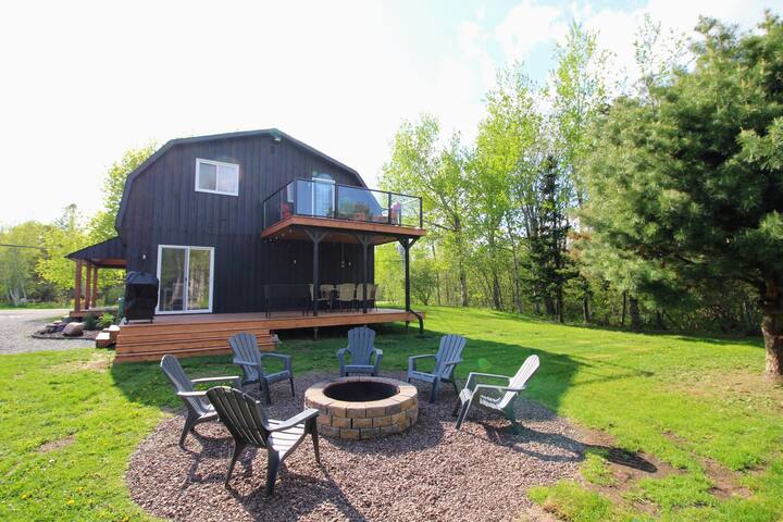 Black Barn Family Beach House gallery image 2