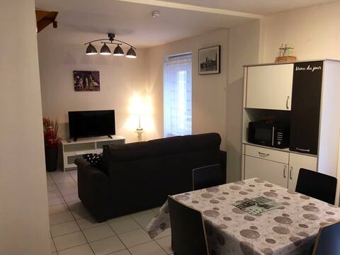 Apartment heart of village Meyssois