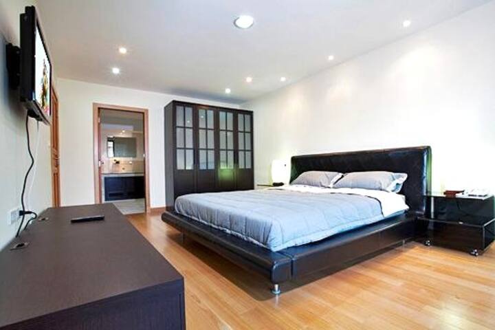 Emerald 1 Bed Apt- Sea View- FREE Electric & Wi-Fi