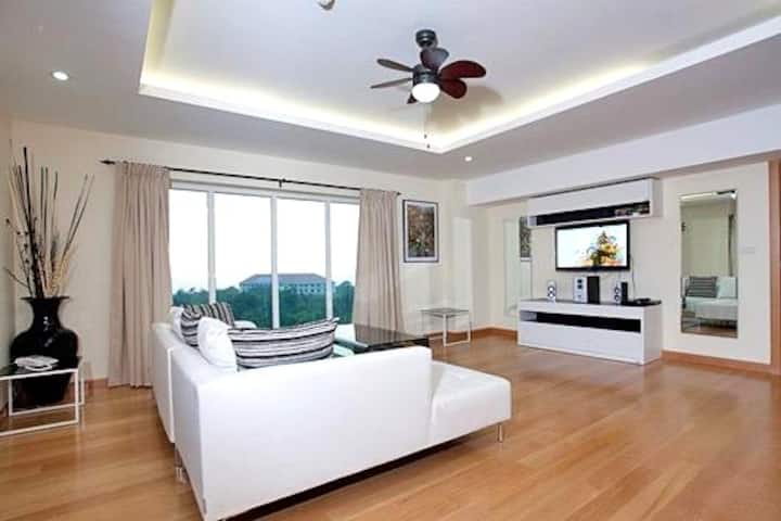 Emerald 1 Bed Apt- Sea View- FREE Electric & Wi-Fi