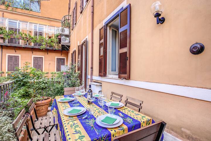 Deluxe Three-Bedroom Apartment 180m+ 30mqs terrace gallery image 2