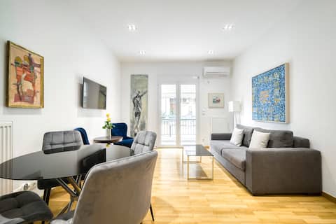 Successful Airbnb property: Stylish Sunny New 2 Bedroom, Prime Central Athens in ιλισια παρκο