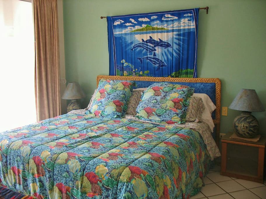 Master Bed with ocean view + Ensuite