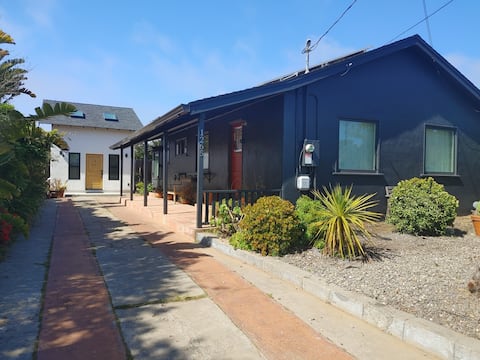Popular Airbnb listing: Clean & Cozy 2br House in Seaside
